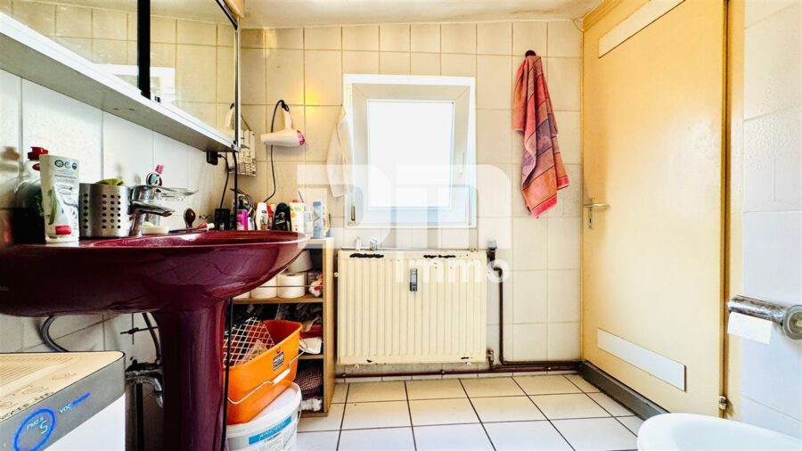 Historisches Fachwerk-Ensemble mit Renditepotenzial in zentraler Lage von Northeim - OG2 WE2 Bad / Dusche